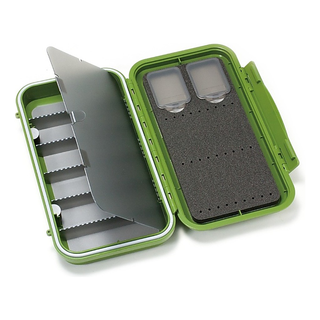 C&F Design Large 3-Row WP Tube Fly Case w 6 Comp (CF-3406H) Olive dans le groupe Stockage / Boite de peche / Boîtes à mouche l\'adresse Sportfiskeprylar.se (1100220)