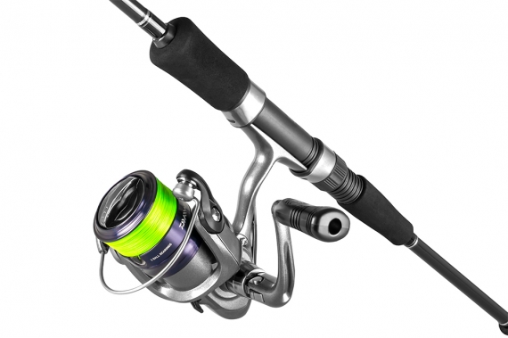 Daiwa Crossfire Spinningset 8 fot, 10-40g dans le groupe Kit de pêche / Combos spinning / Ensamble Spinning Allround l\'adresse Sportfiskeprylar.se (200678)