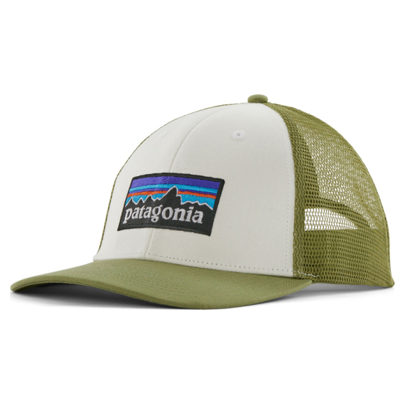 Patagonia P-6 Logo LoPro Trucker Hat, White/Buckhorn Green dans le groupe Habits et chaussures / Casquettes et chapeaux / Casquettes / Casquettes trucker l\'adresse Sportfiskeprylar.se (38283-WBGN-ALL)