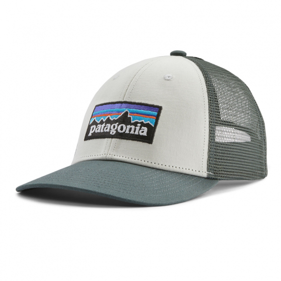 Patagonia P-6 Logo LoPro Trucker Hat White w/Nouveau Green dans le groupe Habits et chaussures / Casquettes et chapeaux / Casquettes / Casquettes trucker l\'adresse Sportfiskeprylar.se (38283-WNVO-ALL)