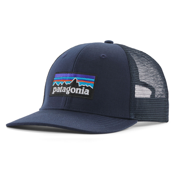 Patagonia P-6 Logo Trucker Hat New Navy dans le groupe Habits et chaussures / Chapeau de peche, casquette peche / Casquettes / Casquettes trucker l\'adresse Sportfiskeprylar.se (38289-NENA-ALL)