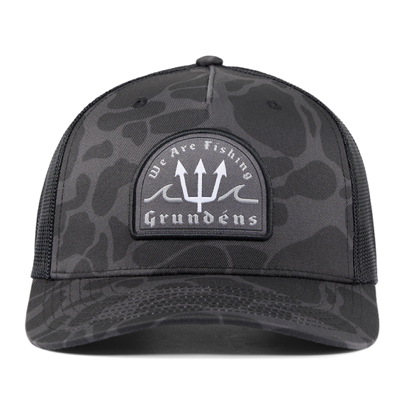 Grundéns Poseidon Trucker Admiral Black Camo dans le groupe Habits et chaussures / Chapeau de peche, casquette peche / Casquettes / Casquettes trucker l\'adresse Sportfiskeprylar.se (50271-018-0001)