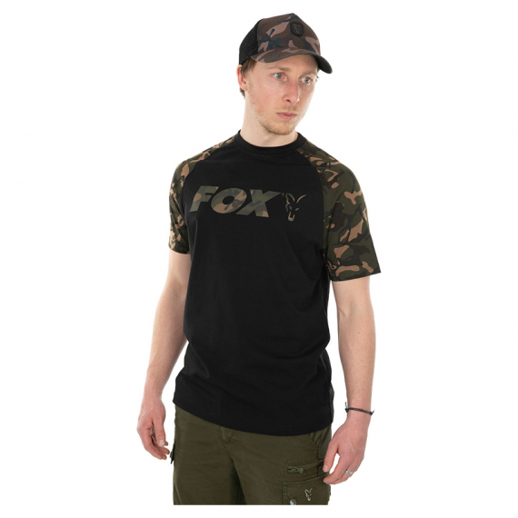 Fox Black/Camo Raglan T-Shirt dans le groupe Habits et chaussures / Habits / T-shirts l\'adresse Sportfiskeprylar.se (CFX104r)