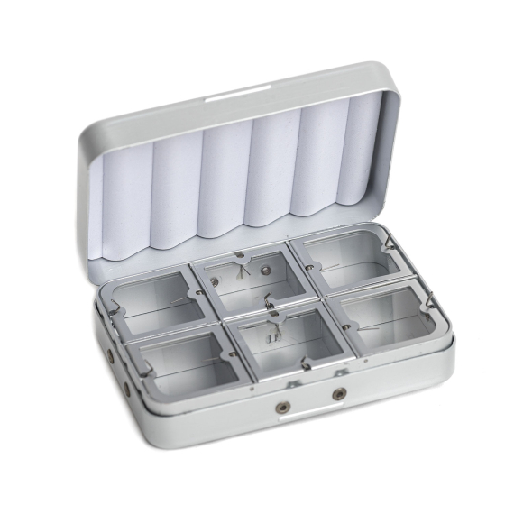 Aluminium box 6 compartments - Silver dans le groupe Stockage / Boîtes de pêche / Boîtes à mouche l\'adresse Sportfiskeprylar.se (CH-301)