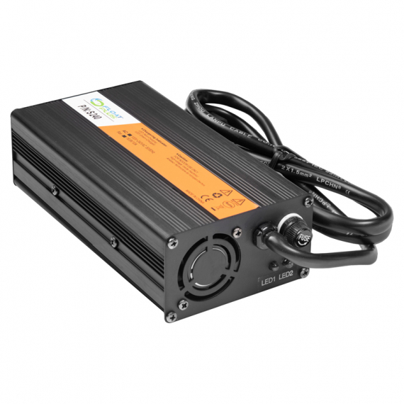 Float Plus Laddare 16,8V/10A dans le groupe Électronique marine et bateau / Batteries et chargeurs l\'adresse Sportfiskeprylar.se (FPCHARGER168V10AMP)