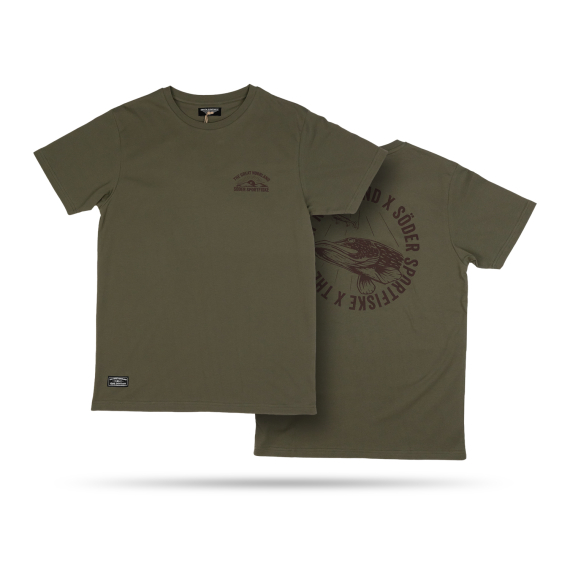 SQRTN x Söder Sportfiske Lurking Tee, Olive Night dans le groupe Habits et chaussures / Vêtements / T-shirts l\'adresse Sportfiskeprylar.se (SQSS-002-Sr)