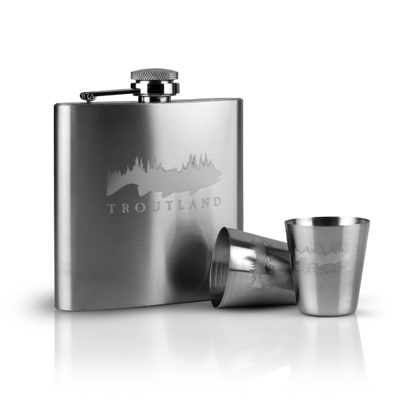 Troutland Flask 177ml w. 2pcs shot glasses dans le groupe Outlet l\'adresse Sportfiskeprylar.se (TRPLUNT)