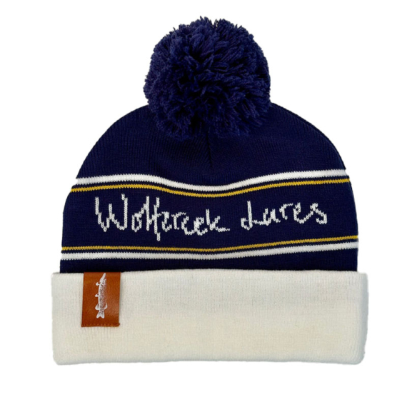 Wolfcreek Classic Logo Pom Pom Beanie - Navy/ White dans le groupe Habits et chaussures / Chapeau de peche, casquette peche / Bérets et chapeaux l\'adresse Sportfiskeprylar.se (WCL-05-POMPOM-01-NVY-WHT)